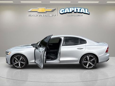 Used 2024 Volvo S60 B5 Ultimate w/ Climate Package AWD/4WD image 9