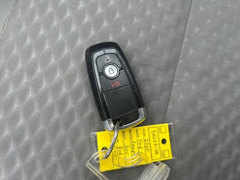 Used 2020 Ford Escape SE AWD/4WD image 32