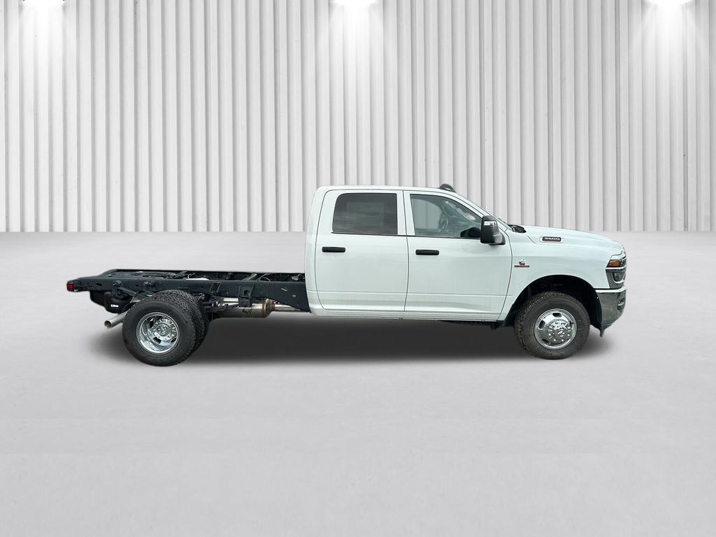 New 2026 RAM 3500 Tradesman w/ Chrome Appearance Group A AWD/4WD image 3