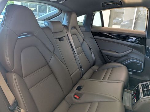 Used 2021 Porsche Panamera 4S image 17