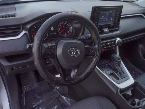 Used 2021 Toyota RAV4 XLE image 10