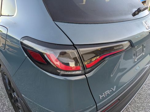 Used 2025 Honda HR-V Sport image 11