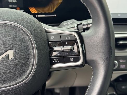 Used 2025 Kia Sorento S image 28