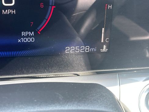 Used 2025 Chevrolet Trax LT w/ LT Convenience Package image 41