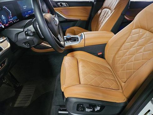 Certified 2024 BMW X7 xDrive40i w/ Executive Package image 17