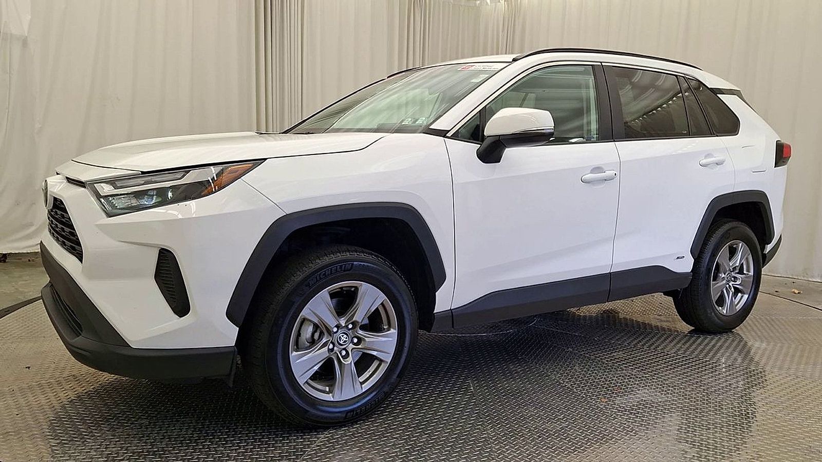 Certified 2025 Toyota RAV4 XLE AWD/4WD image 11