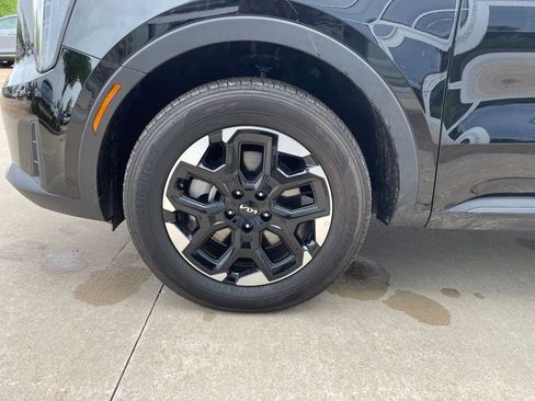 Used 2025 Kia Sorento S AWD/4WD image 16