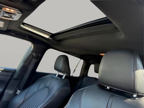 Used 2021 Toyota Highlander XSE FWD image 23