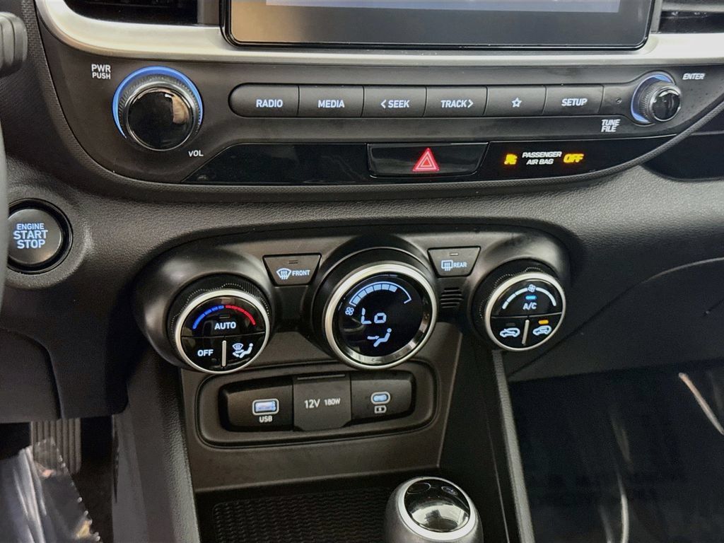 Certified 2024 Hyundai Venue SEL FWD image 8