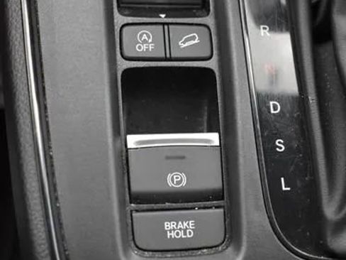 Used 2025 Honda CR-V LX image 32