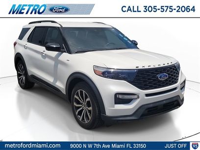 Certified 2022 Ford Explorer ST-Line w/ Class IV Trailer Tow Package