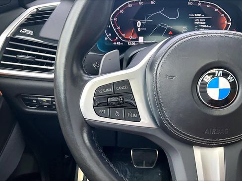 Used 2022 BMW X6 xDrive40i w/ Executive Package image 23