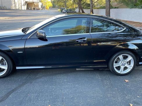 Used 2012 Mercedes-Benz C 250 Coupe image 4