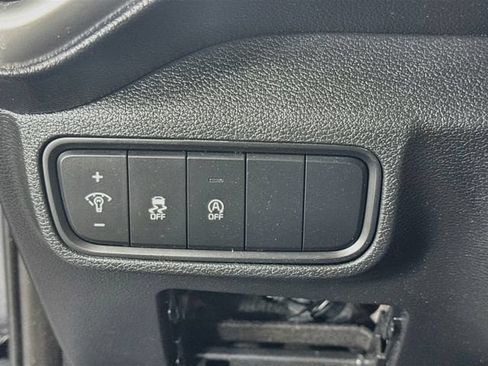 Used 2025 Kia Soul LX w/ LX Technology Package FWD image 10