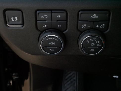 Used 2024 Chevrolet Silverado 1500 RST image 28