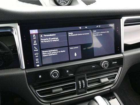 Certified 2023 Porsche Macan Turbo AWD/4WD image 20