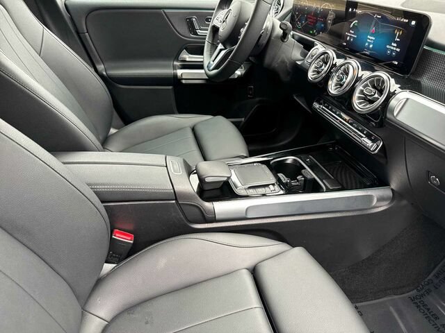 Certified 2023 Mercedes-Benz EQB 300 4MATIC w/ Exclusive Package image 18