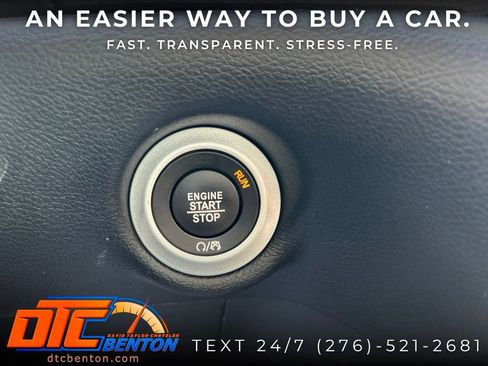 Used 2025 Chrysler Pacifica Select FWD image 21