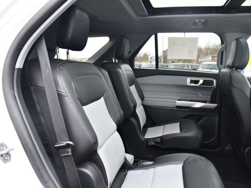 Used 2023 Ford Explorer XLT w/ Equipment Group 202A image 18