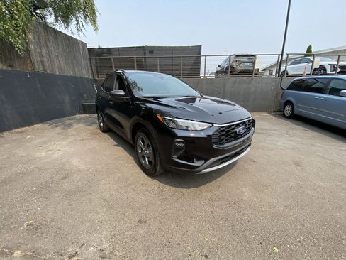 Used 2026 Ford Escape ST-Line AWD/4WD image 8