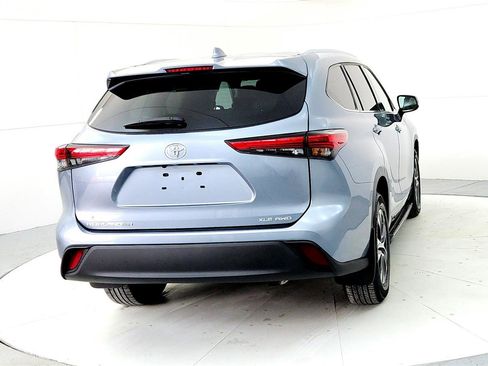 Certified 2021 Toyota Highlander XLE image 5