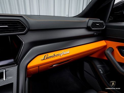 Used 2023 Lamborghini Urus S image 28