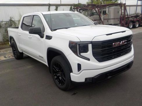 Used 2022 GMC Sierra 1500 Elevation image 1