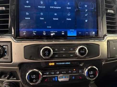 Used 2022 Ford F350 Platinum w/ FX4 Off-Road Package AWD/4WD image 27