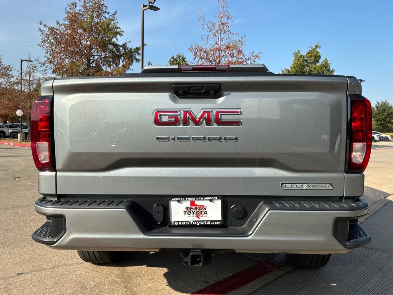 Used 2024 GMC Sierra 1500 Elevation AWD/4WD image 7