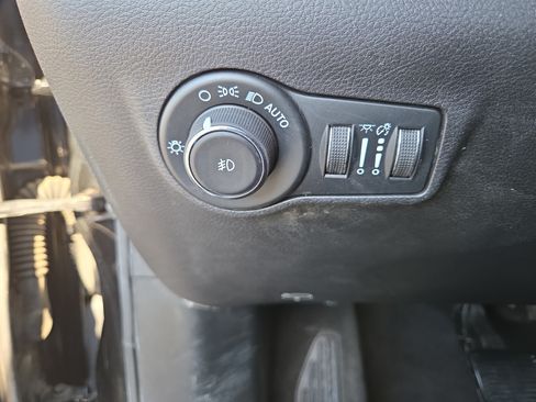 Certified 2022 Jeep Compass Latitude AWD/4WD image 30