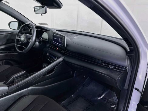 Certified 2025 Hyundai Elantra Sport FWD image 28