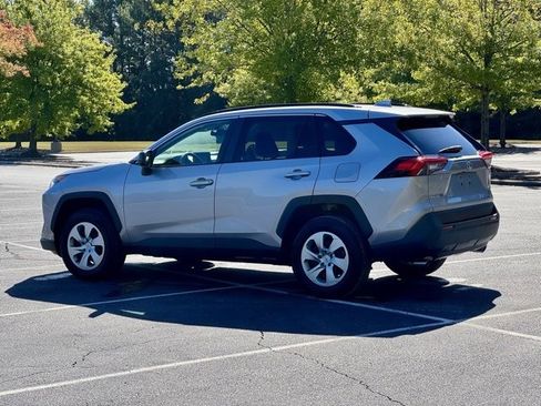 Used 2021 Toyota RAV4 LE image 4