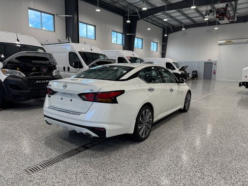 Used 2023 Nissan Altima 2.5 SL FWD image 5