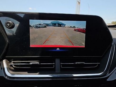 Used 2026 Chevrolet Trax RS w/ Sunroof Package FWD image 27