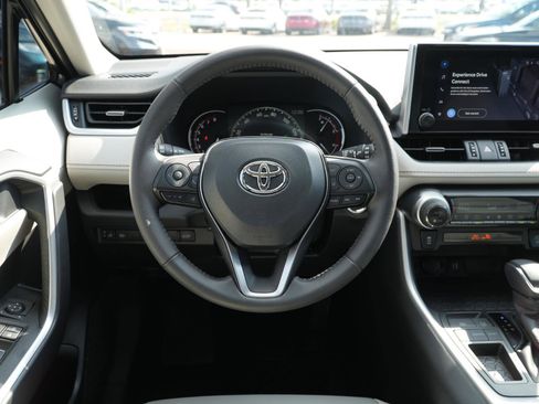 Used 2025 Toyota RAV4 XLE Premium image 21