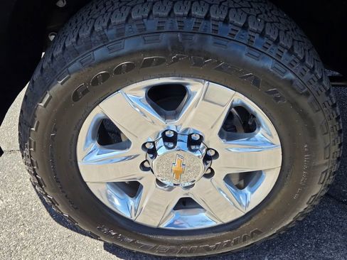 Used 2022 Chevrolet Silverado 2500 LTZ w/ LTZ Plus Package AWD/4WD image 13