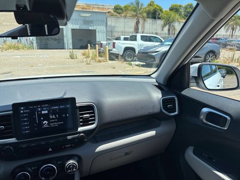 Used 2026 Hyundai Venue SEL FWD image 35