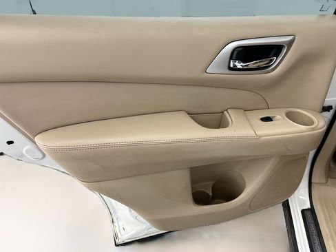 Used 2014 Nissan Pathfinder SL w/ Trailer Tow Package image 26