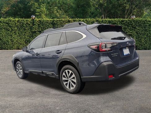 Used 2024 Subaru Outback Premium image 6