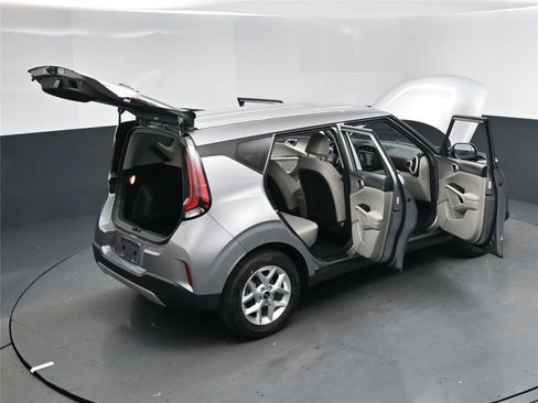 New 2025 Kia Soul LX w/ LX Technology Package image 35