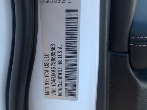 Used 2025 Jeep Grand Cherokee L Altitude AWD/4WD image 36