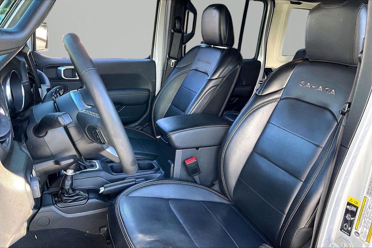 Used 2023 Jeep Wrangler Unlimited Sahara w/ Cold Weather Group AWD/4WD image 20