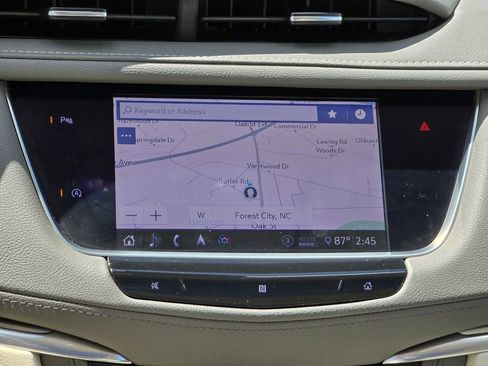 Used 2020 Cadillac XT5 Premium Luxury AWD/4WD image 4