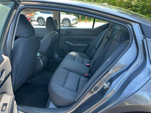 Used 2025 Nissan Altima 2.5 SV FWD image 25