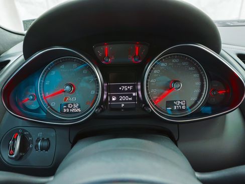 Used 2015 Audi R8 V8 image 62