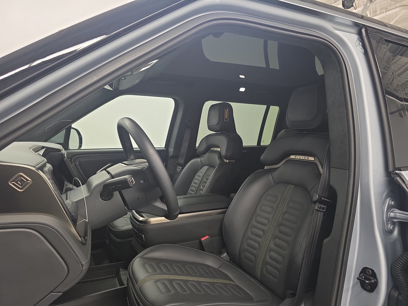 Used 2023 Rivian R1S Adventure Quad AWD/4WD image 20