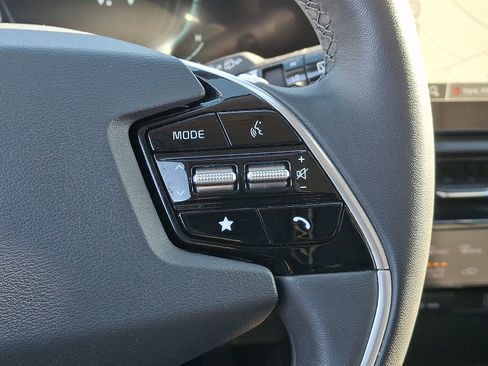 Used 2024 Kia Niro EX image 22