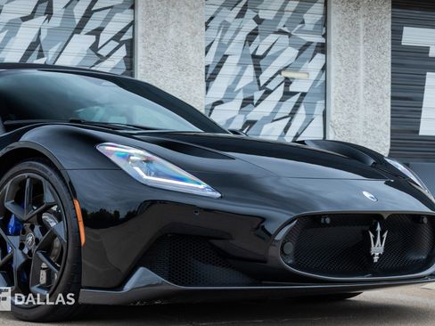 Used 2023 Maserati MC20 Coupe RWD image 2