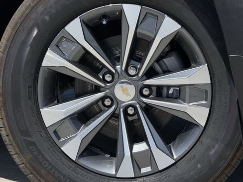 New 2026 Chevrolet Equinox LT FWD image 9