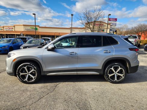 Certified 2025 Volkswagen Tiguan SE w/ Panoramic Sunroof Package image 5
